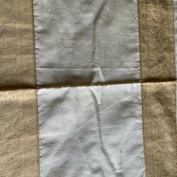 Table runner - Picture 3 of 8